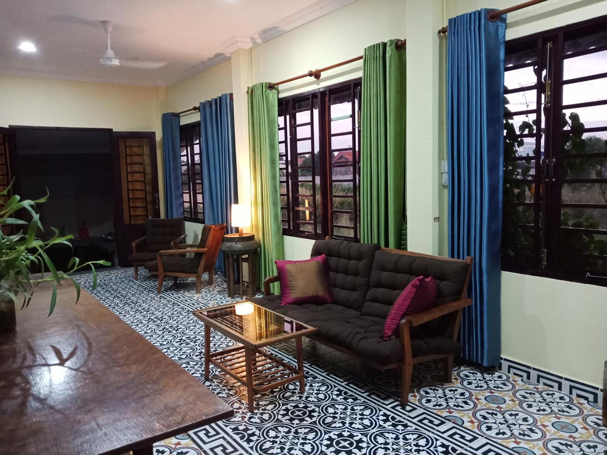 Silk Island Homestay Phnom Penh Exterior foto